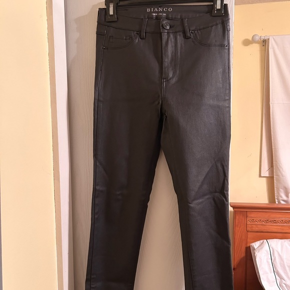 Bianco Faux Leather Black Skinny Jeans in Wonderful Condition, NWOT…super cool - Picture 2 of 5